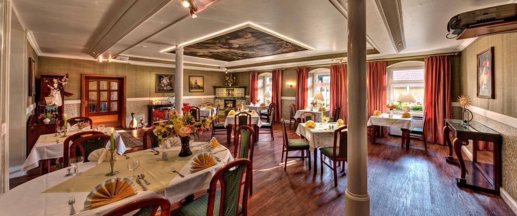 Landhotel Schwarzer Adler Suelzetal 外观 照片