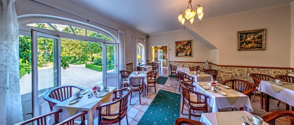 Landhotel Schwarzer Adler Suelzetal 外观 照片