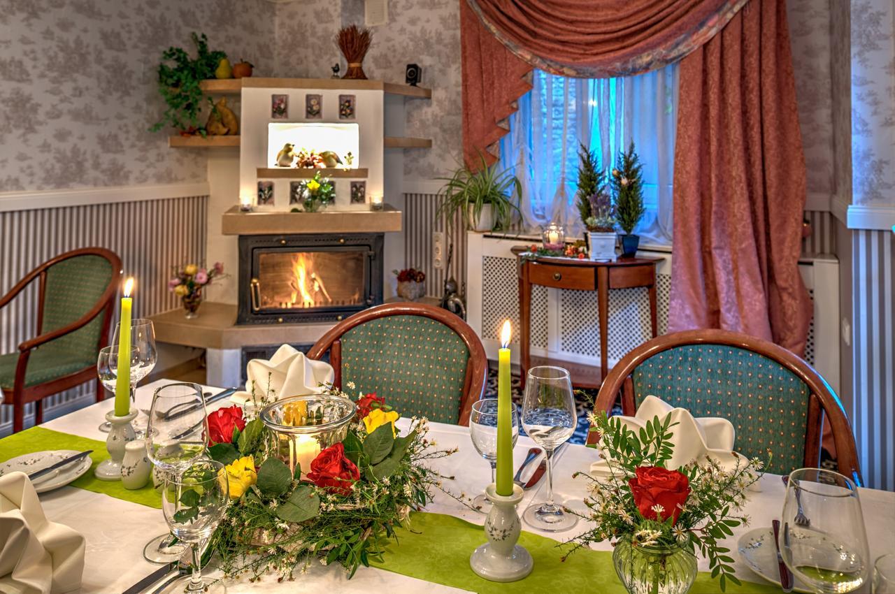 Landhotel Schwarzer Adler Suelzetal 外观 照片