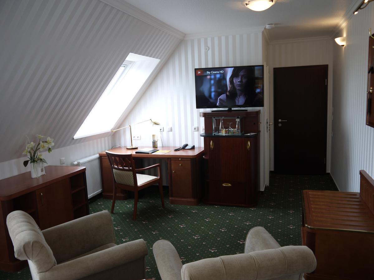 Landhotel Schwarzer Adler Suelzetal 外观 照片